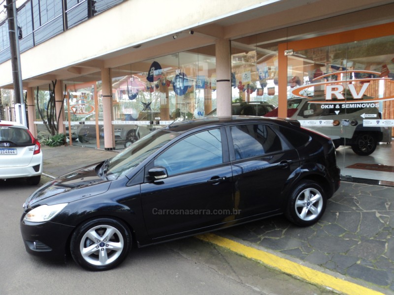 FOCUS 1.6 8V FLEX 4P MANUAL - 2013 - CARLOS BARBOSA