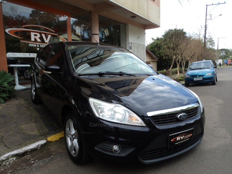 FOCUS 1.6 8V FLEX 4P MANUAL - 2013 - CARLOS BARBOSA