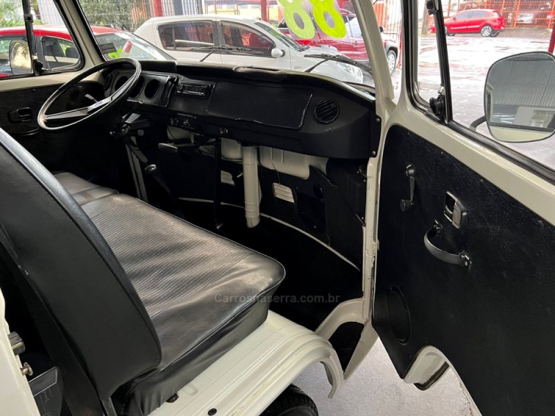 KOMBI 1.6 STD 8V GASOLINA 3P MANUAL - 1988 - CAXIAS DO SUL