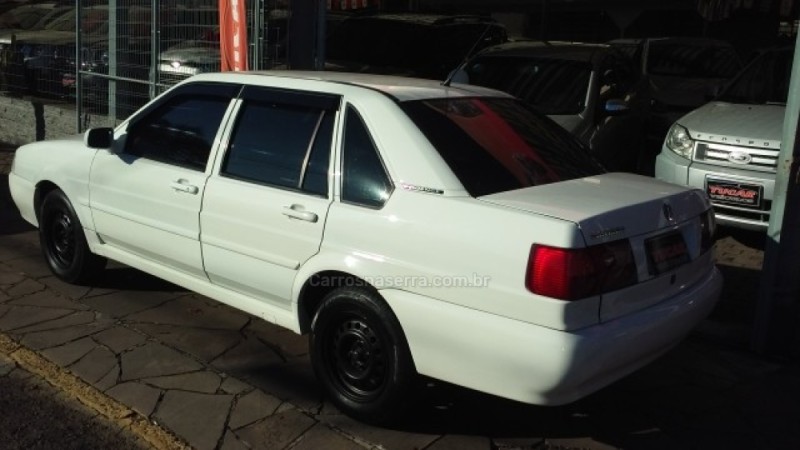 SANTANA 2.0 MI 8V GASOLINA 4P MANUAL - 2004 - DOIS IRMãOS