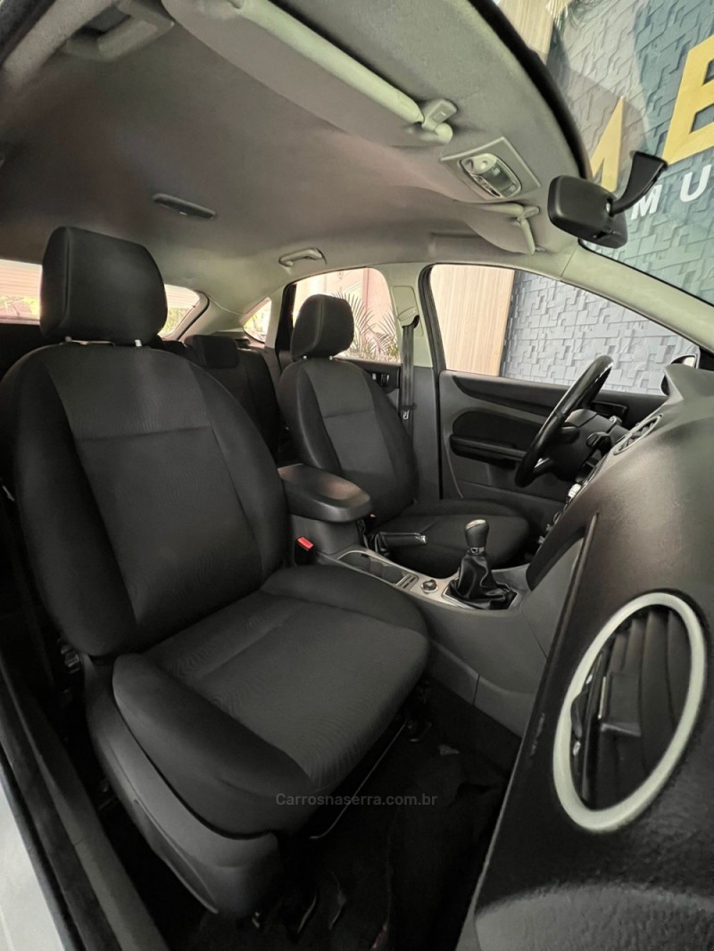 FOCUS 1.6 GLX 16V FLEX 4P MANUAL - 2012 - NOVO HAMBURGO