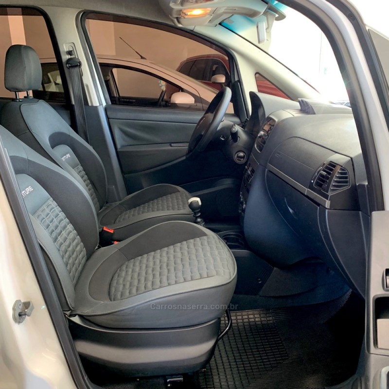 IDEA 1.8 MPI ADVENTURE 8V FLEX 4P MANUAL - 2013 - FLORES DA CUNHA