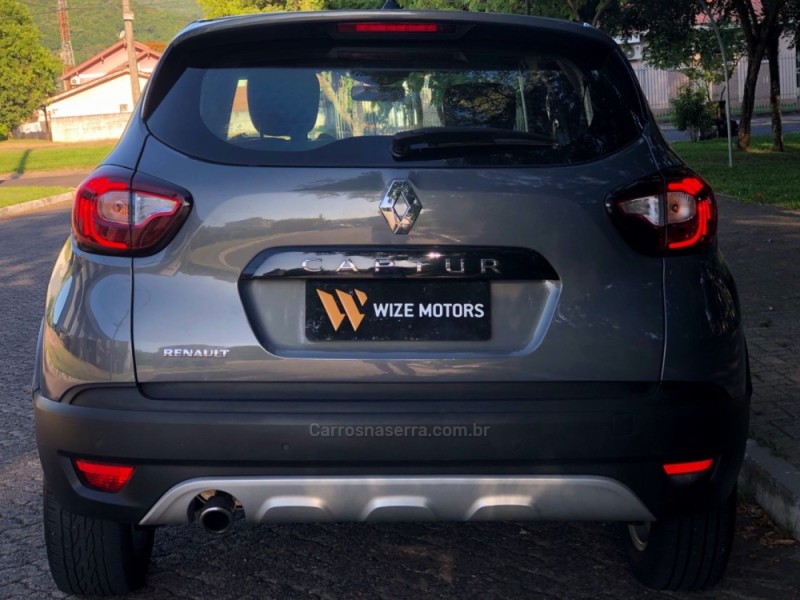 CAPTUR 1.6 16V FLEX INTENSE AUTOMÁTICO - 2018 - TRêS COROAS