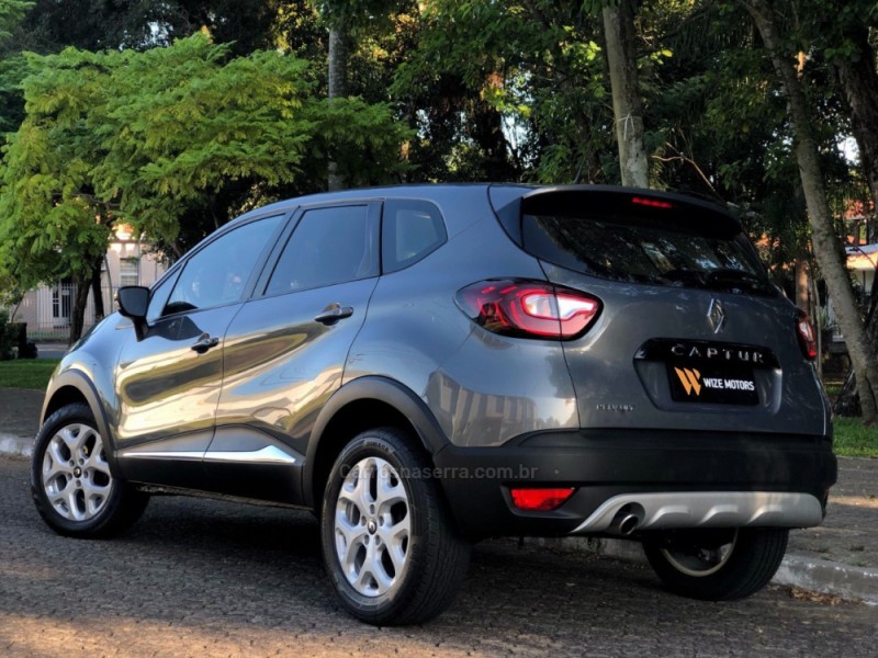 CAPTUR 1.6 16V FLEX INTENSE AUTOMÁTICO - 2018 - TRêS COROAS