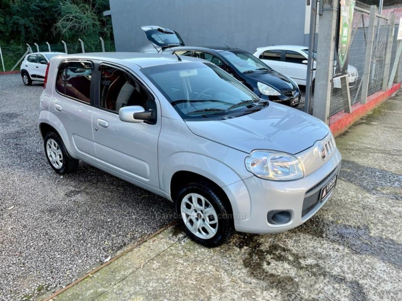 UNO 1.0 VIVACE 8V FLEX 4P MANUAL - 2012 - BOM RETIRO DO SUL