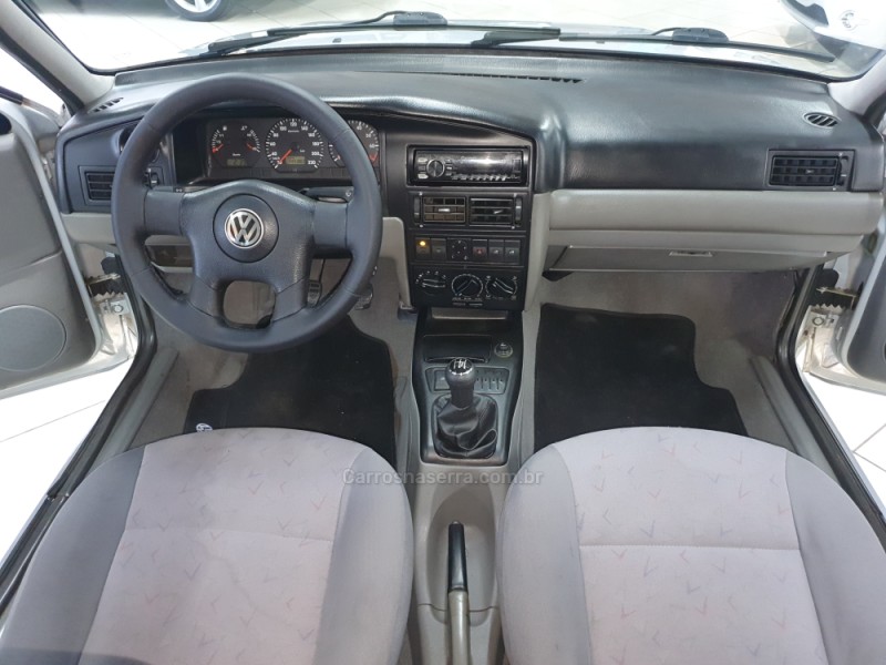 SANTANA 1.8 MI 8V GASOLINA 4P MANUAL - 2001 - FARROUPILHA