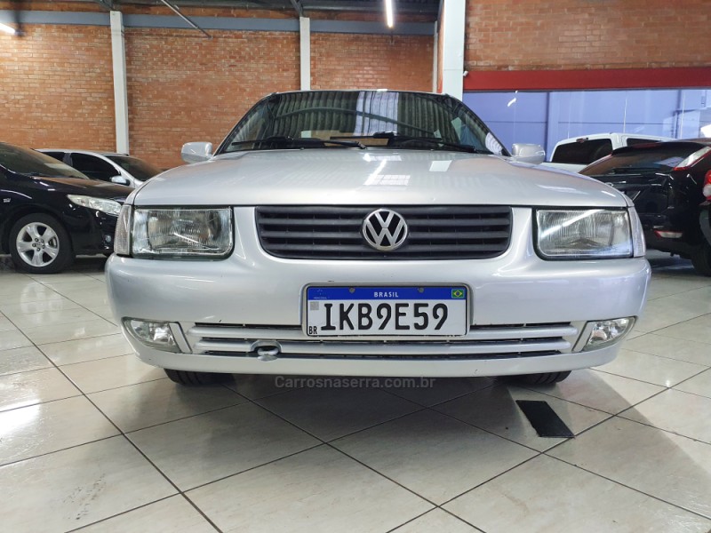 SANTANA 1.8 MI 8V GASOLINA 4P MANUAL - 2001 - FARROUPILHA
