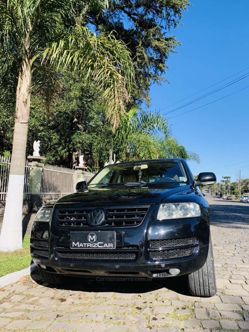 TOUAREG 4.2 FSI V8 32V GASOLINA 4P TIPTRONIC - 2005 - CANELA
