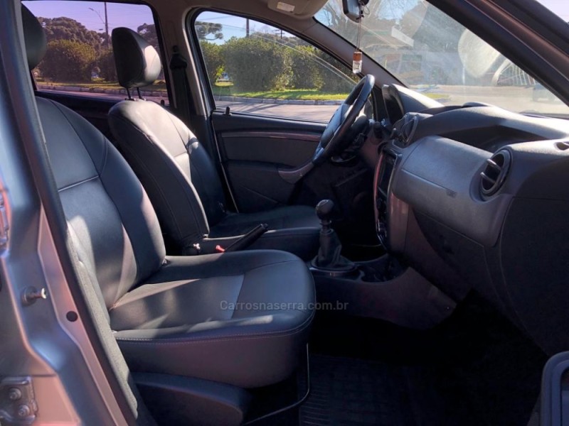 DUSTER 1.6 TECH ROAD 4X2 16V FLEX 4P MANUAL - 2014 - CANELA