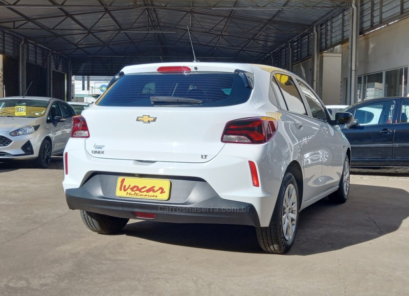 ONIX 1.0  LT 12V FLEX 4P MANUAL - 2020 - VACARIA