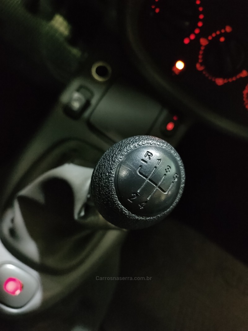 CLIO 1.6 RT 16V GASOLINA 4P MANUAL - 2001 - CAXIAS DO SUL