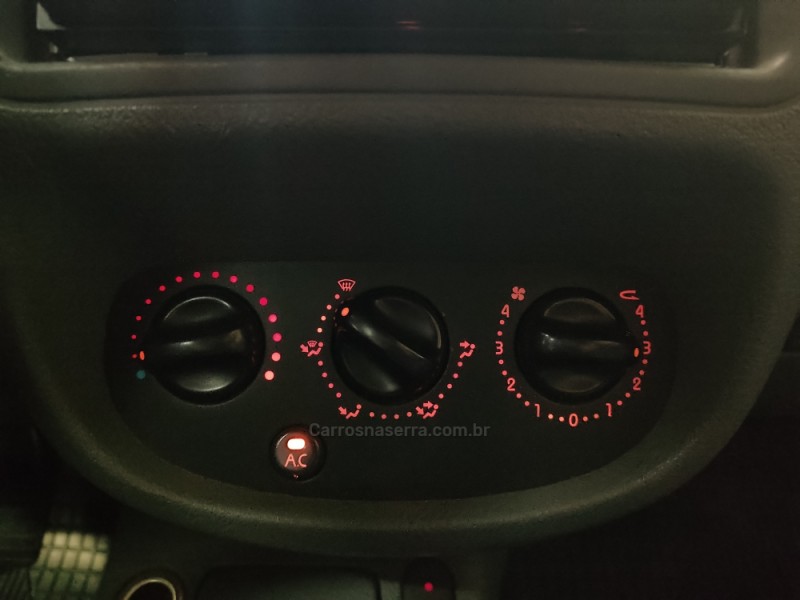 CLIO 1.6 RT 16V GASOLINA 4P MANUAL - 2001 - CAXIAS DO SUL