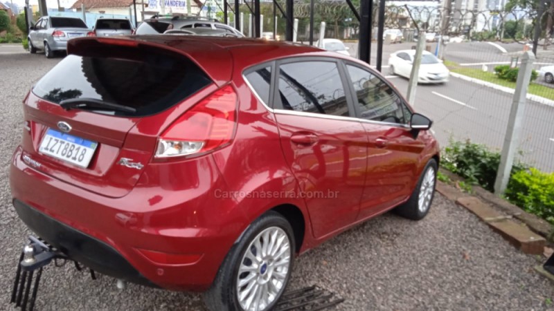 FIESTA 1.6 TITANIUM HATCH 16V FLEX 4P AUTOMÁTICO - 2017 - NOVO HAMBURGO