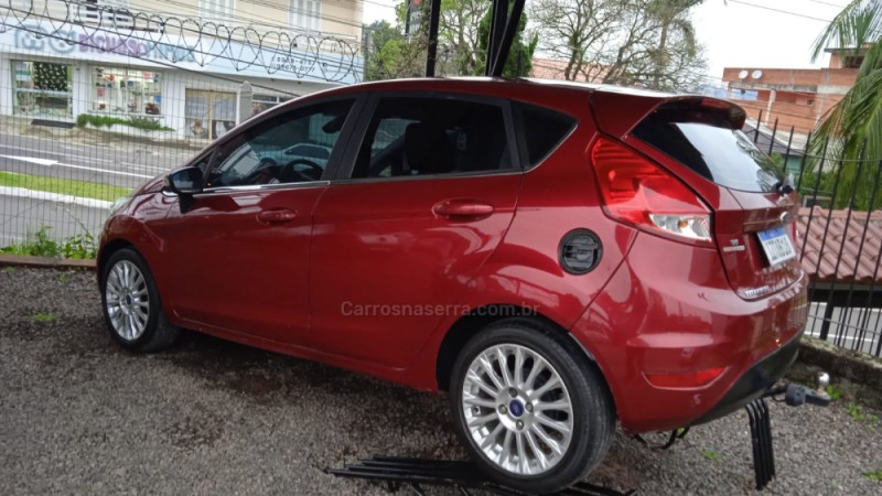 FIESTA 1.6 TITANIUM HATCH 16V FLEX 4P AUTOMÁTICO - 2017 - NOVO HAMBURGO
