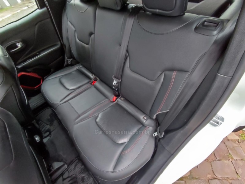 RENEGADE 2.0 16V TURBO DIESEL TRAILHAWK 4P 4X4 AUTOMÁTICO - 2019 - FARROUPILHA