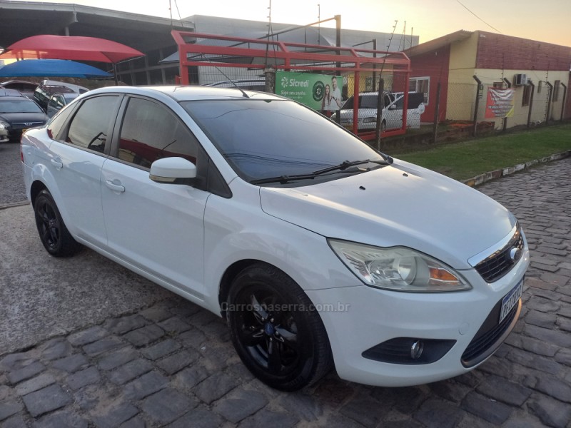 FOCUS 1.6 SE SEDAN 16V FLEX 4P MANUAL - 2012 - FARROUPILHA