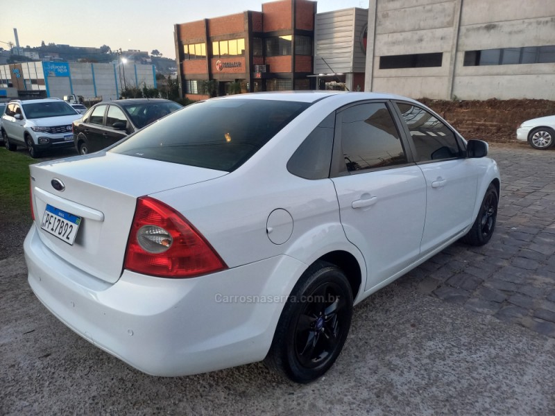 FOCUS 1.6 SE SEDAN 16V FLEX 4P MANUAL - 2012 - FARROUPILHA