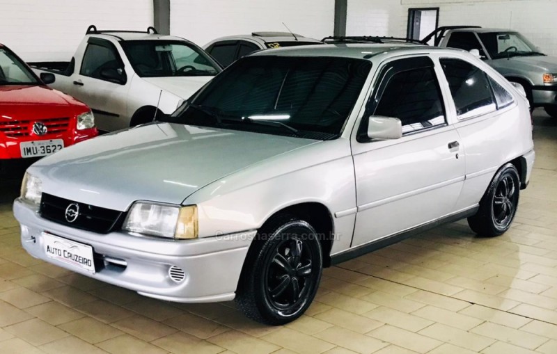 KADETT 2.0 MPFI GLS 8V GASOLINA 2P MANUAL