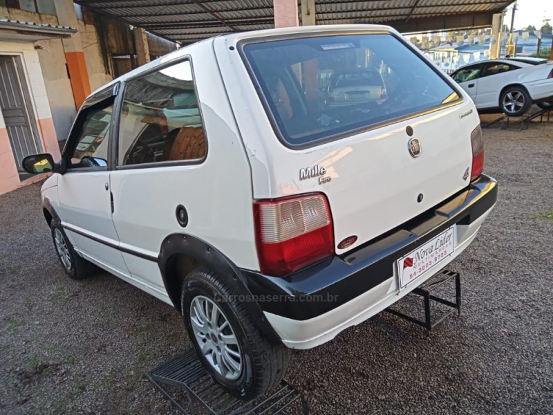 UNO 1.0 EVO WAY 8V FLEX 2P MANUAL - 2013 - CAXIAS DO SUL