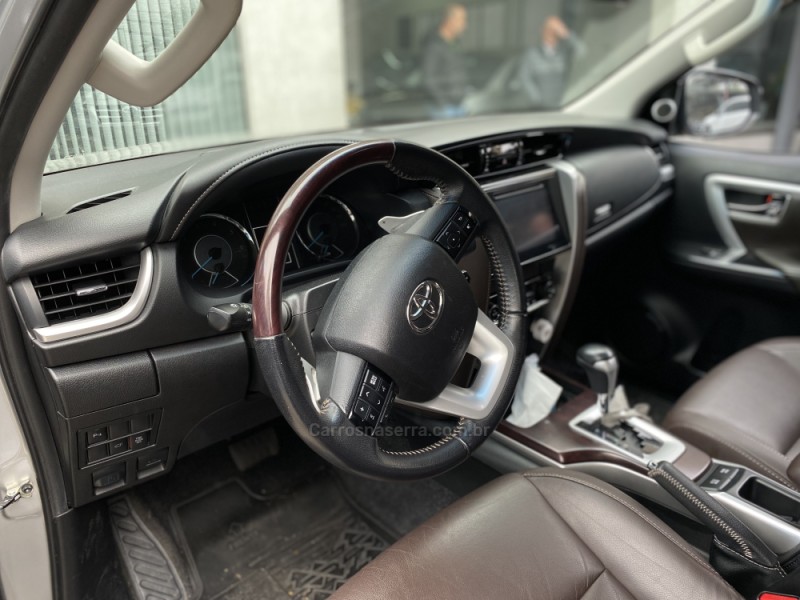 HILUX SW4 2.8 SRX 4X4 16V TURBO INTERCOOLER DIESEL 4P AUTOMÁTICO - 2017 - CAXIAS DO SUL