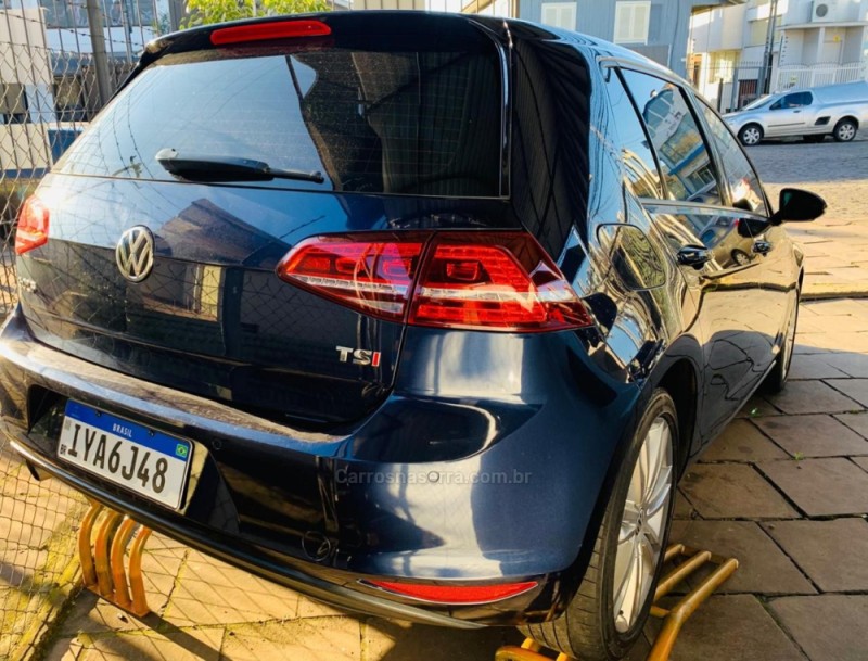 GOLF 1.0 TSI COMFORTLINE 12V TOTAL FLEX 4P MANUAL - 2017 - CAXIAS DO SUL