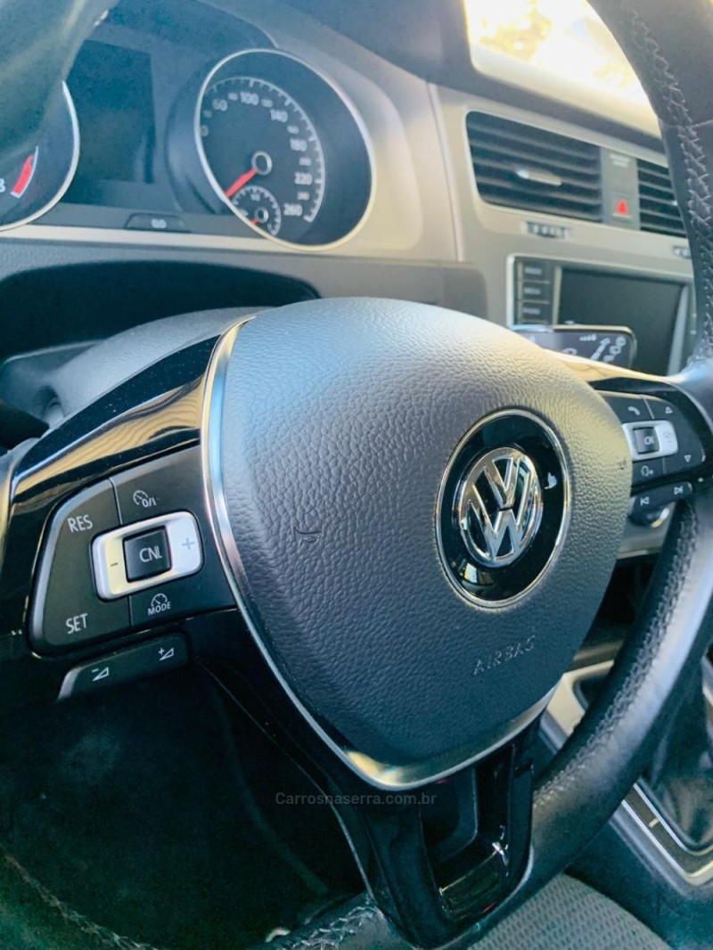 GOLF 1.0 TSI COMFORTLINE 12V TOTAL FLEX 4P MANUAL - 2017 - CAXIAS DO SUL