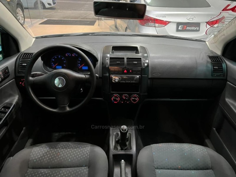 POLO 1.6 MI 8V GASOLINA 4P MANUAL - 2003 - NOVO HAMBURGO