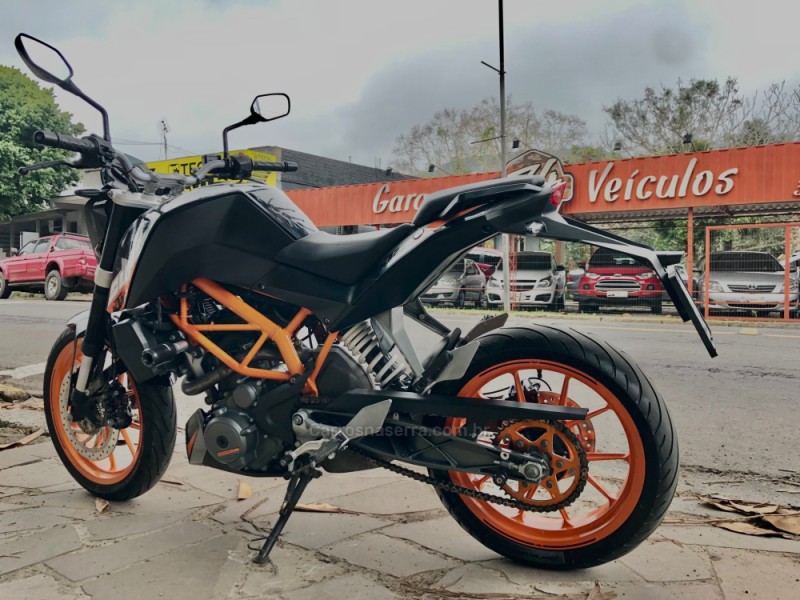 DUKE 390 ABS - 2017 - TRêS COROAS