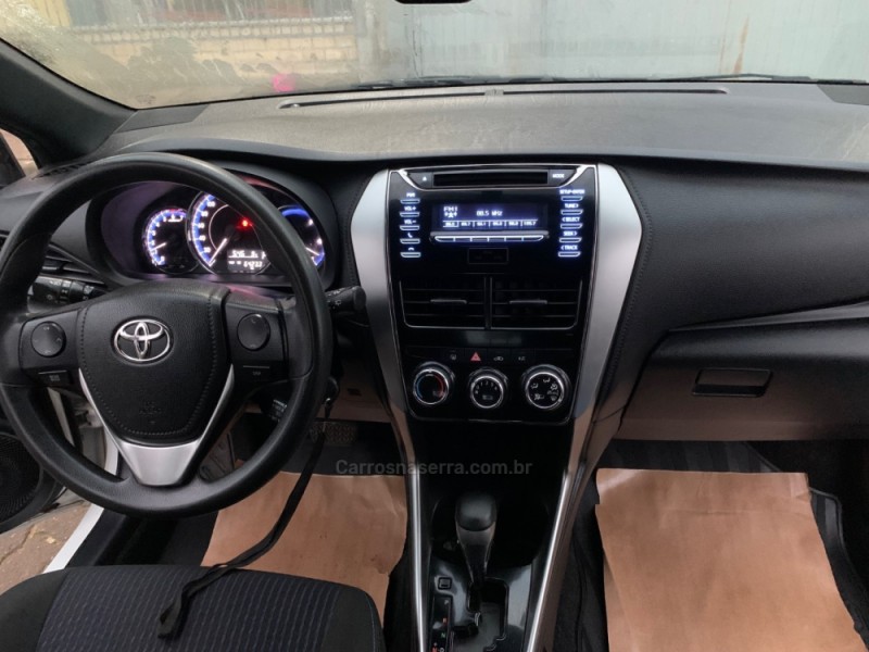 YARIS 1.3 XL LIVE 16V FLEX 4P MANUAL - 2019 - CANELA