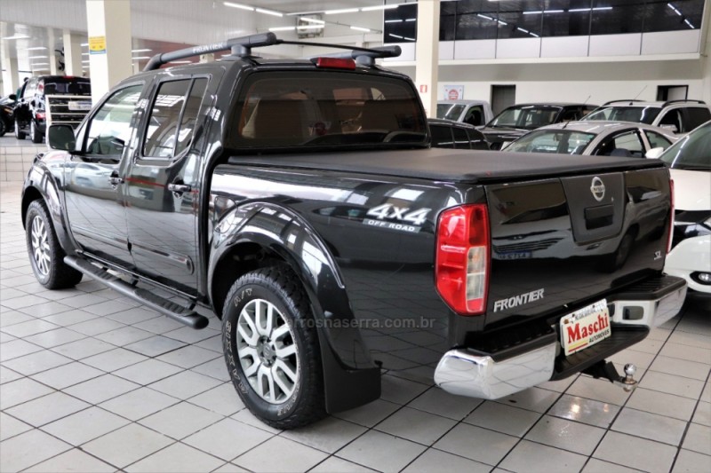 FRONTIER 2.5 SL 4X4 CD TURBO ELETRONIC DIESEL 4P AUTOMÁTICO - 2015 - CAXIAS DO SUL