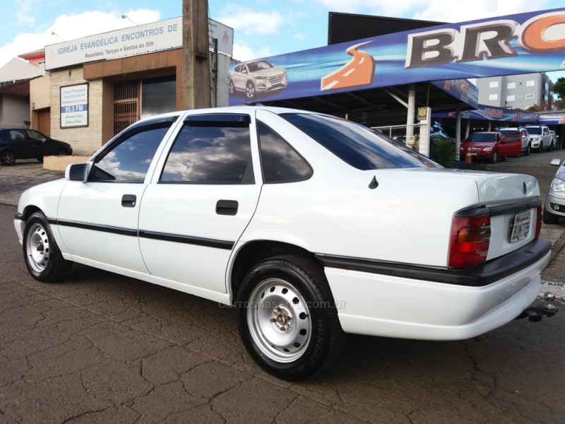 VECTRA 2.0 MPFI GLS 8V GASOLINA 4P MANUAL - 1996 - DOIS IRMãOS