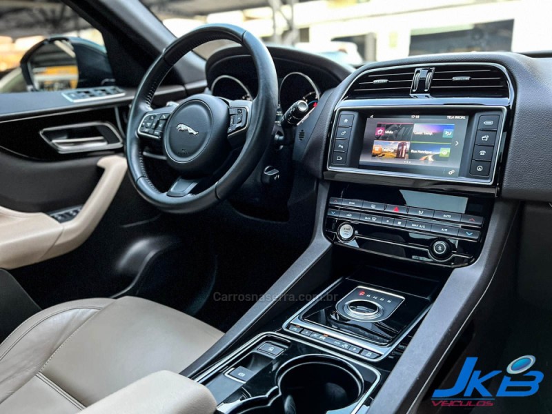 F-PACE 2.0 DIESEL PRESTIGE 180CV 4P AUTOMÁTICO - 2017 - NOVO HAMBURGO
