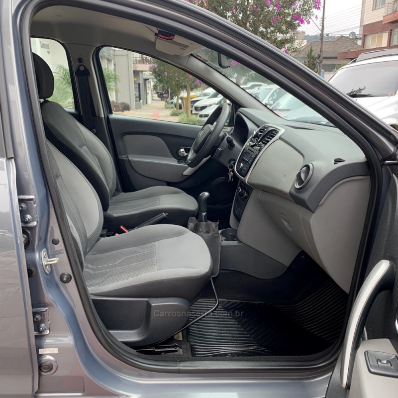 LOGAN 1.6 EXPRESSION 8V FLEX 4P MANUAL - 2016 - FLORES DA CUNHA