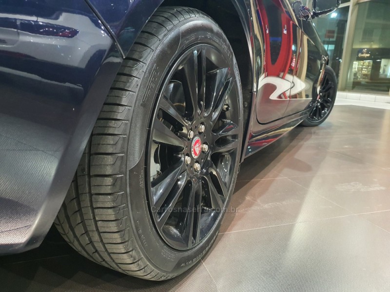 XE 2.0 16V SI4 TURBO GASOLINA R-SPORT 4P AUTOMÁTICO - 2019 - FARROUPILHA