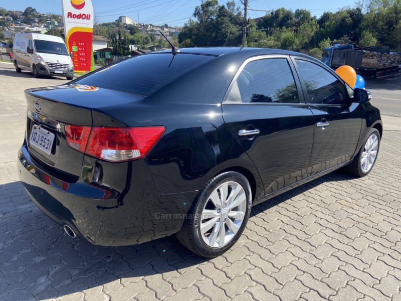 CERATO 1.6 SEDAN 16V GASOLINA 4P MANUAL - 2010 - CAXIAS DO SUL