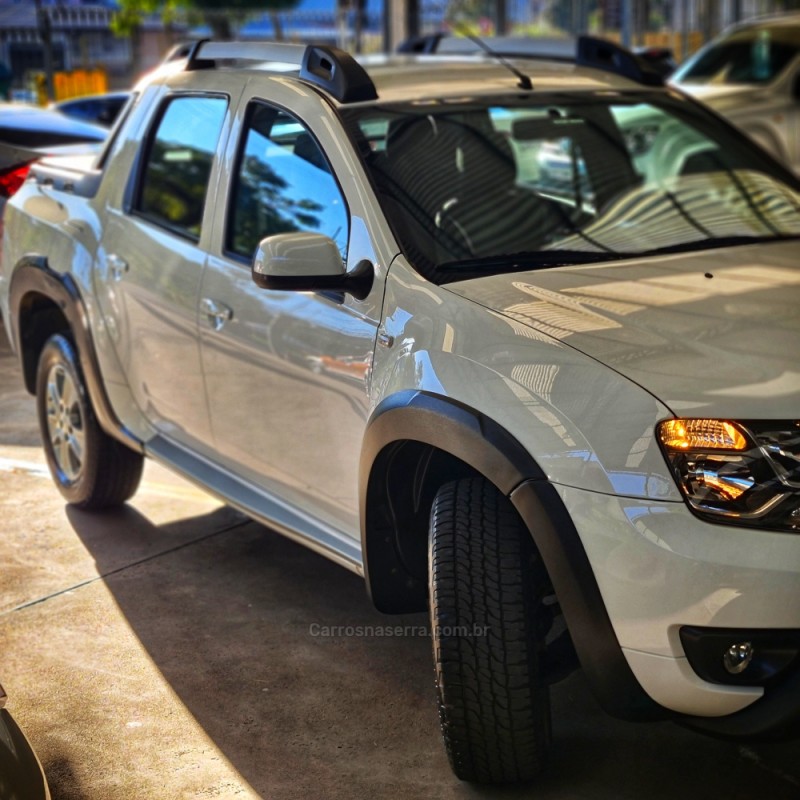 DUSTER OROCH 2.0 16V FLEX DYNAMIQUE AT 4P AUTOMÁTICO - 2018 - CAXIAS DO SUL