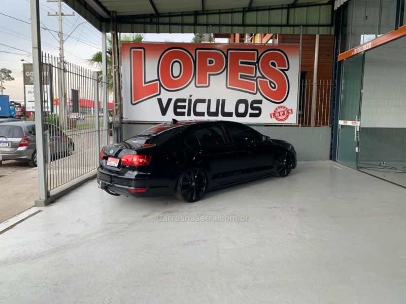 JETTA 2.0 COMFORTLINE FLEX 4P TIPTRONIC - 2012 - PORTãO