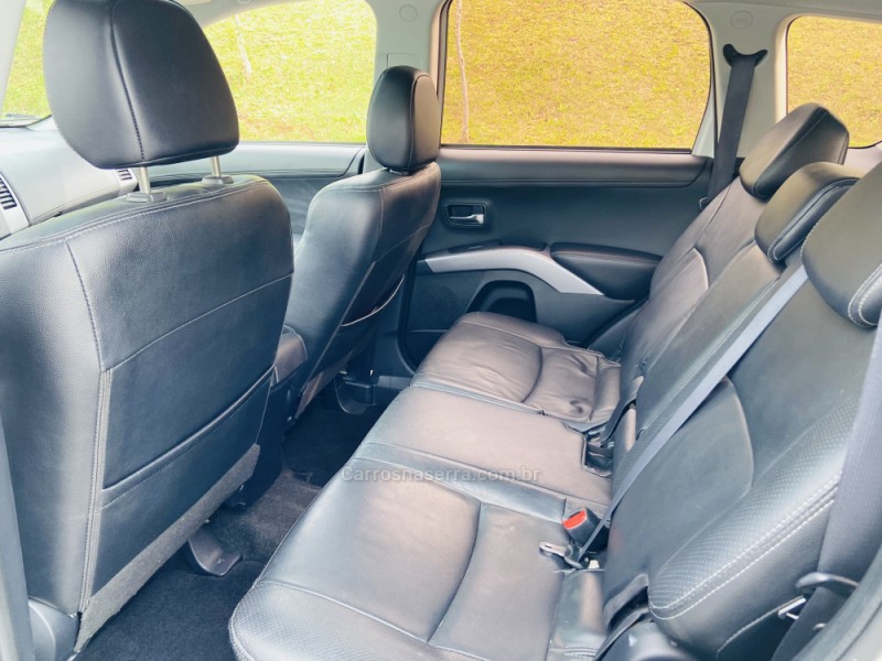 OUTLANDER 3.0 4X4 V6 24V GASOLINA 4P AUTOMÁTICO - 2012 - BENTO GONçALVES