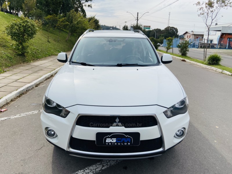 OUTLANDER 3.0 4X4 V6 24V GASOLINA 4P AUTOMÁTICO - 2012 - BENTO GONçALVES