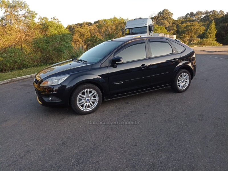 FOCUS 2.0 GHIA 16V GASOLINA 4P AUTOMÁTICO