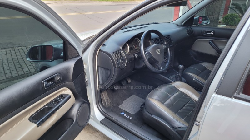 GOLF 1.6 MI SPORTLINE 8V FLEX 4P MANUAL - 2008 - CAXIAS DO SUL