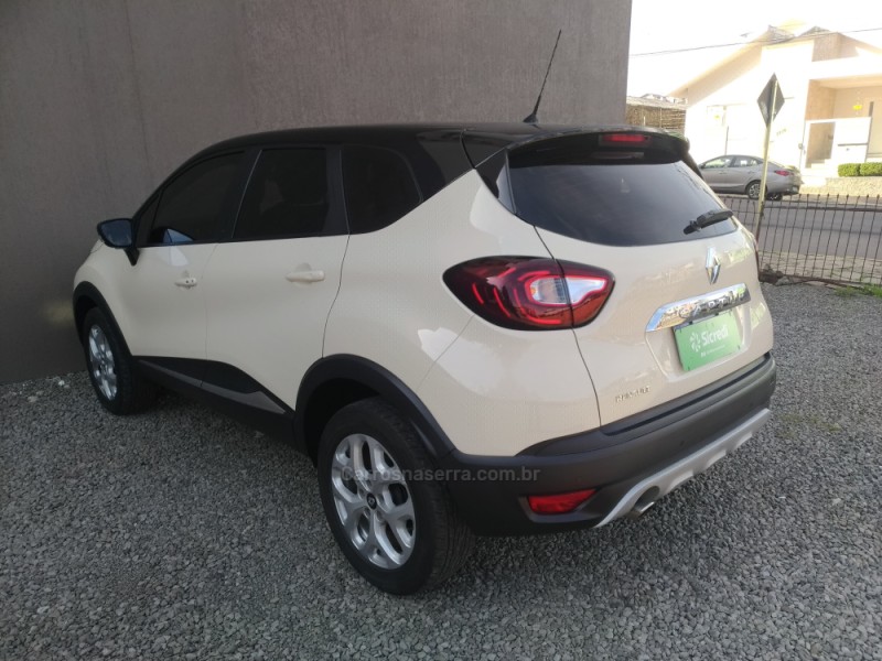 CAPTUR 1.6 16V SCE FLEX ZEN MANUAL - 2018 - FLORES DA CUNHA