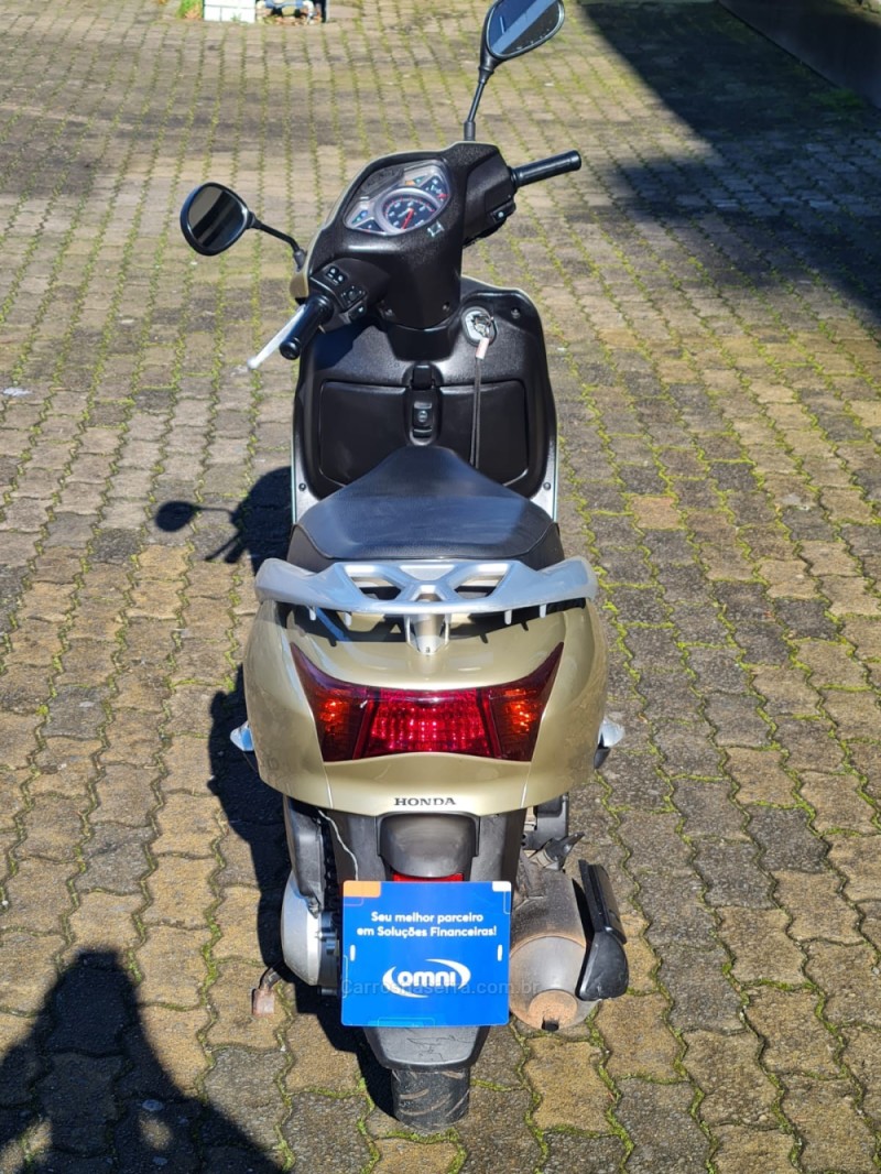 LEAD 110 ES - 2010 - CANELA