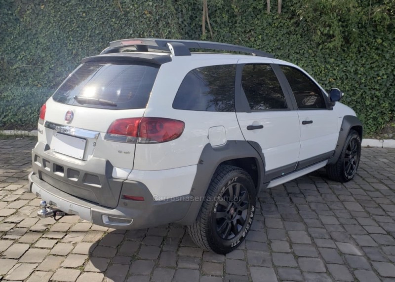PALIO 1.8 MPI ADVENTURE WEEKEND 16V FLEX 4P AUTOMATIZADO - 2015 - FARROUPILHA