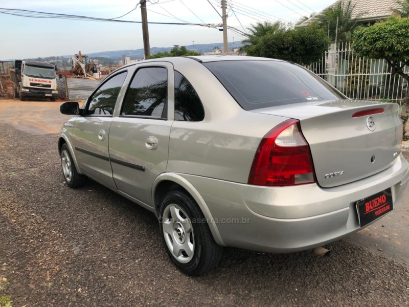 CORSA 1.0 MPFI PREMIUM 8V GASOLINA 4P MANUAL - 2005 - CAMPO BOM