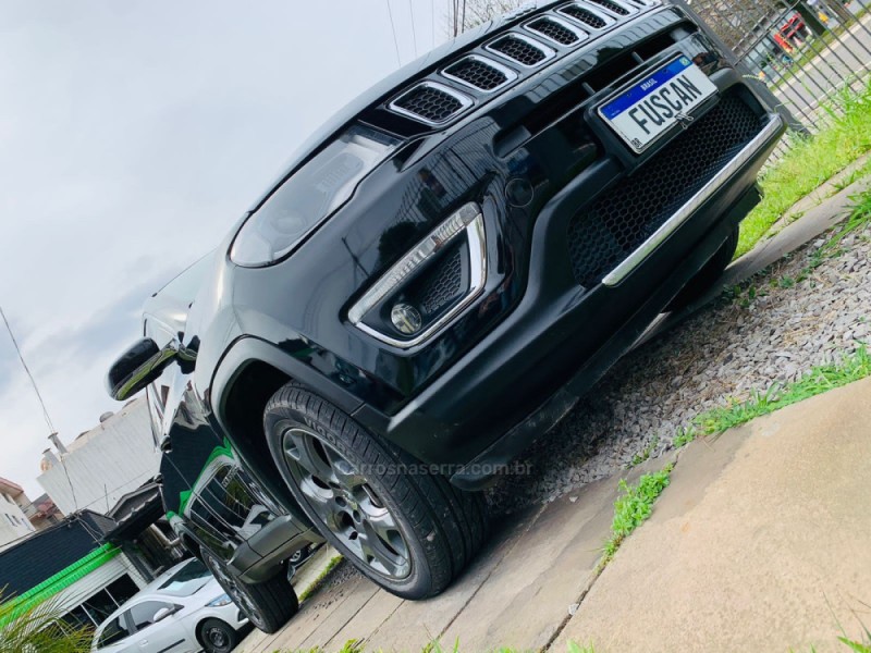 COMPASS 2.0 16V FLEX LIMITED AUTOMÁTICO - 2017 - CAXIAS DO SUL