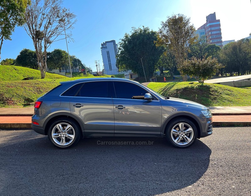 Q3 1.4 TFSI AMBIENTE GASOLINA 4P S TRONIC - 2018 - PASSO FUNDO