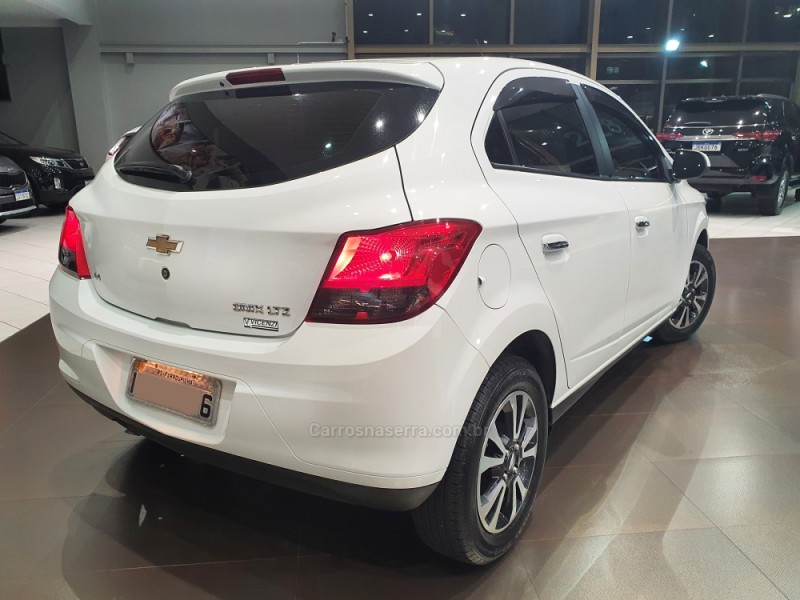 ONIX 1.4 MPFI LTZ 8V FLEX 4P MANUAL - 2014 - FARROUPILHA