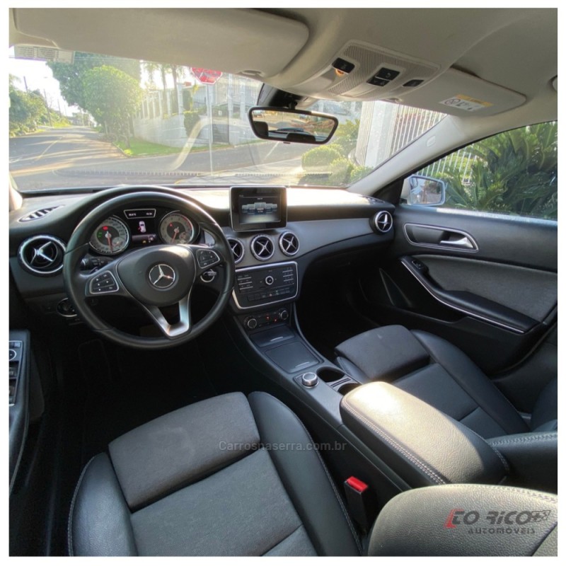 GLA 200 1.6 CGI STYLE 16V TURBO GASOLINA 4P AUTOMÁTICO - 2017 - CAMPO BOM