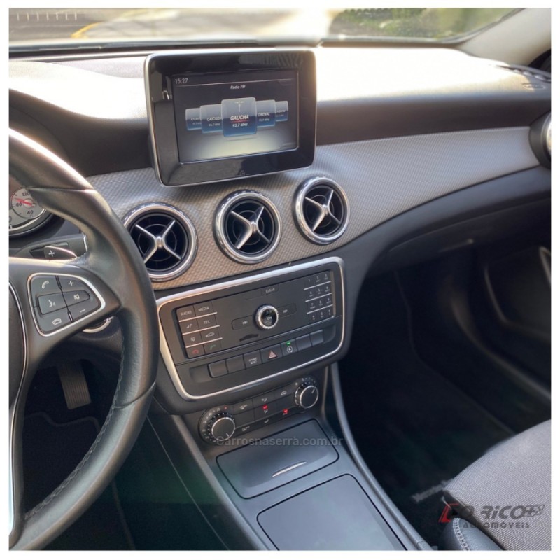 GLA 200 1.6 CGI STYLE 16V TURBO GASOLINA 4P AUTOMÁTICO - 2017 - CAMPO BOM